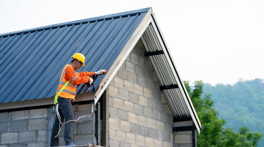 Professional gutter cleaning in Lashmeet, WV